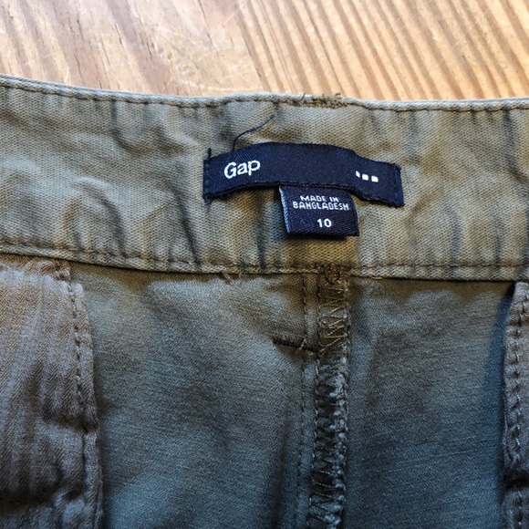 GAP ladies size 10 cropped khakis. - Picture 5 of 6